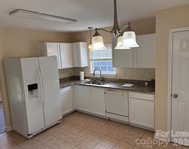10440 Wilson Glen Drive - Photo Thumbnail 3