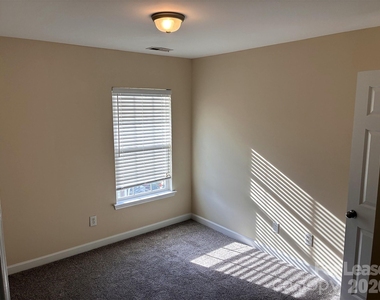 10440 Wilson Glen Drive - Photo Thumbnail 6