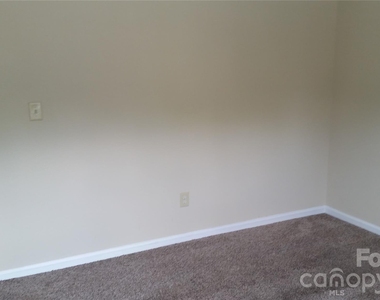 12511 Agate Lane - Photo Thumbnail 25