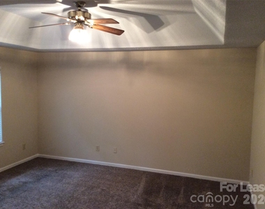 12511 Agate Lane - Photo Thumbnail 10