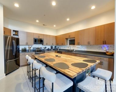 935 Westmere Avenue - Photo Thumbnail 10
