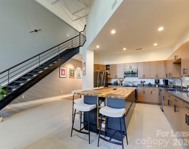 935 Westmere Avenue - Photo Thumbnail 12