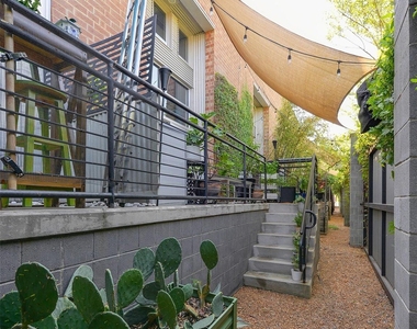 935 Westmere Avenue - Photo Thumbnail 44