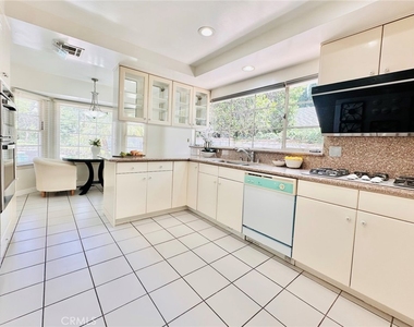 1558 Wembley Road - Photo Thumbnail 7