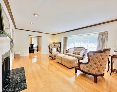 1558 Wembley Road - Photo Thumbnail 2