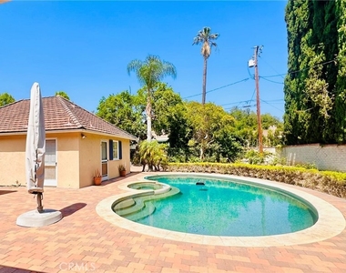 1558 Wembley Road - Photo Thumbnail 1
