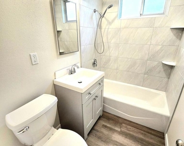 2976 Sherwin Avenue - Photo Thumbnail 8