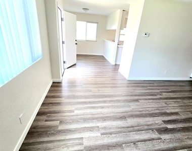 2976 Sherwin Avenue - Photo Thumbnail 2