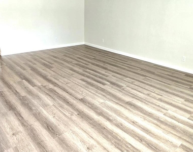 2976 Sherwin Avenue - Photo Thumbnail 1