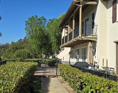 827 Terrace E - Photo Thumbnail 3