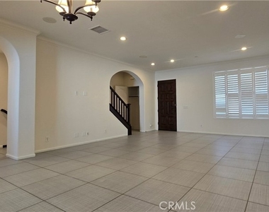 827 Terrace E - Photo Thumbnail 7