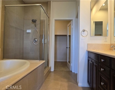 827 Terrace E - Photo Thumbnail 17