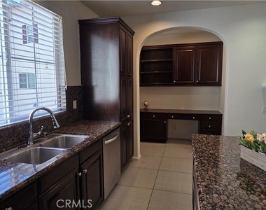 827 Terrace E - Photo Thumbnail 9