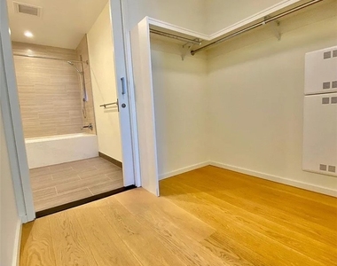 877 Francisco Street - Photo Thumbnail 15