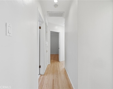 10832 Huston - Photo Thumbnail 17