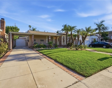 10832 Huston - Photo Thumbnail 3