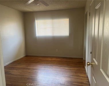 44302 Kirkland Avenue - Photo Thumbnail 3
