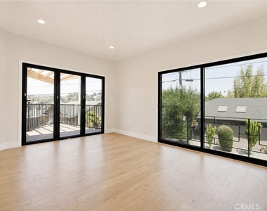 3434 Larissa - Photo Thumbnail 11