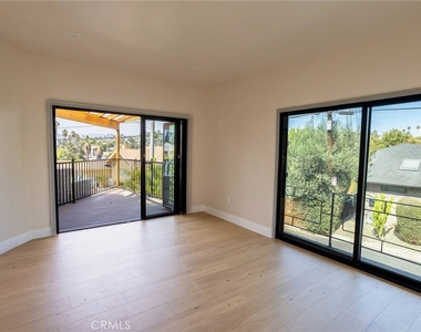 3434 Larissa - Photo Thumbnail 30