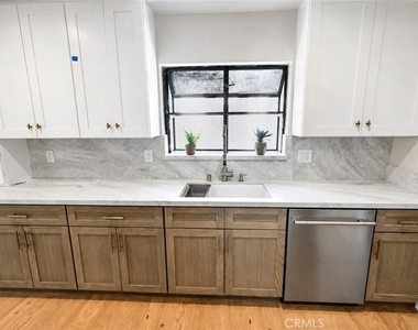 3434 Larissa - Photo Thumbnail 10