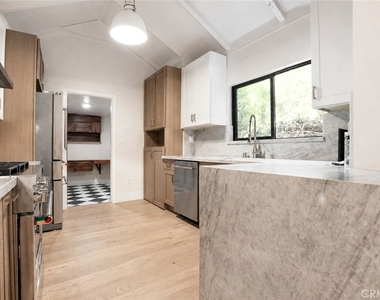 3432 Larissa - Photo Thumbnail 10