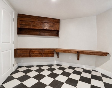 3432 Larissa - Photo Thumbnail 15