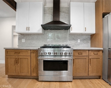 3432 Larissa - Photo Thumbnail 13