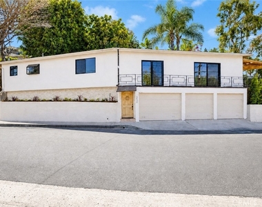 3432 Larissa - Photo Thumbnail 31