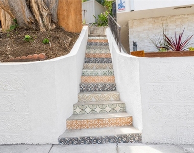3432 Larissa - Photo Thumbnail 30