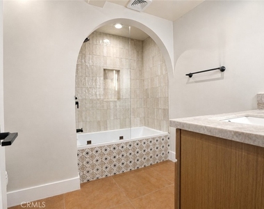 3432 Larissa - Photo Thumbnail 18