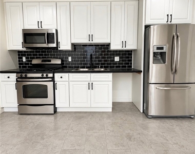 12921 Norris (back House) - Photo Thumbnail 7