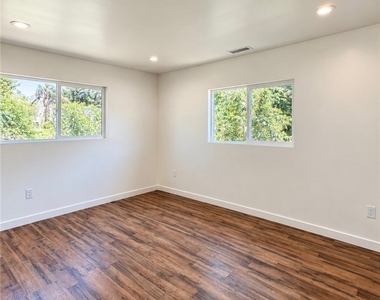 12921 Norris (back House) - Photo Thumbnail 8