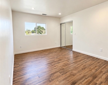 12921 Norris (back House) - Photo Thumbnail 4