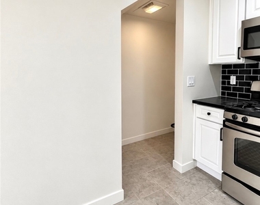 12921 Norris (back House) - Photo Thumbnail 2
