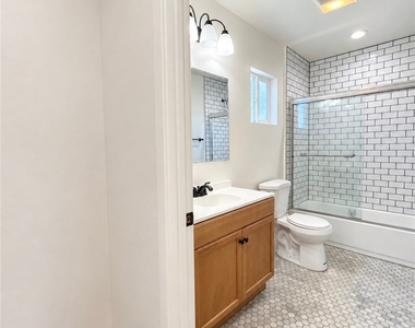 12921 Norris (back House) - Photo Thumbnail 5