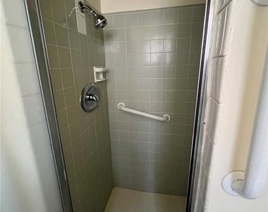 14632 Erwin Street - Photo Thumbnail 5
