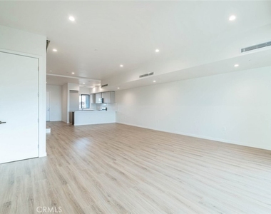 7341 Valmont Street - Photo Thumbnail 8