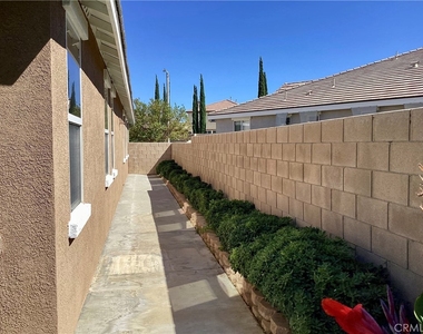3643 Mountain Shadows Court - Photo Thumbnail 16