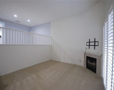 25725 Wagner Way - Photo Thumbnail 5