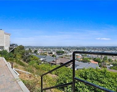 4217 Mesa - Photo Thumbnail 20