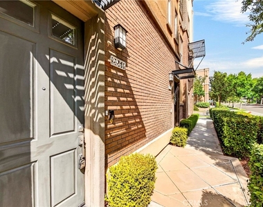 2256 Clark - Photo Thumbnail 1