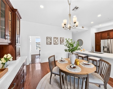 2256 Clark - Photo Thumbnail 16