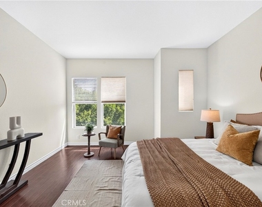 2256 Clark - Photo Thumbnail 30