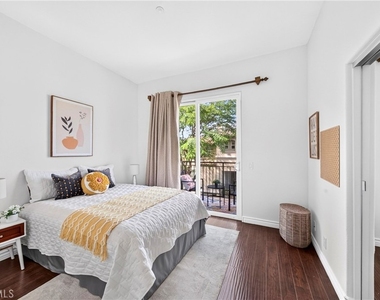 2256 Clark - Photo Thumbnail 26
