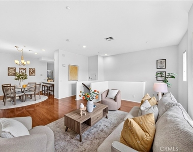 2256 Clark - Photo Thumbnail 11
