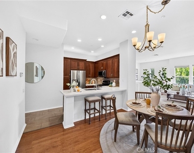 2256 Clark - Photo Thumbnail 18