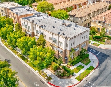 2256 Clark - Photo Thumbnail 57