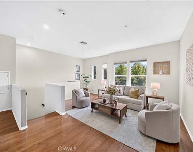 2256 Clark - Photo Thumbnail 8