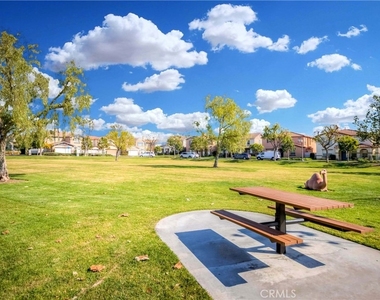 2256 Clark - Photo Thumbnail 44