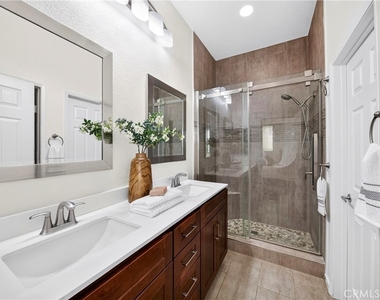 2256 Clark - Photo Thumbnail 36